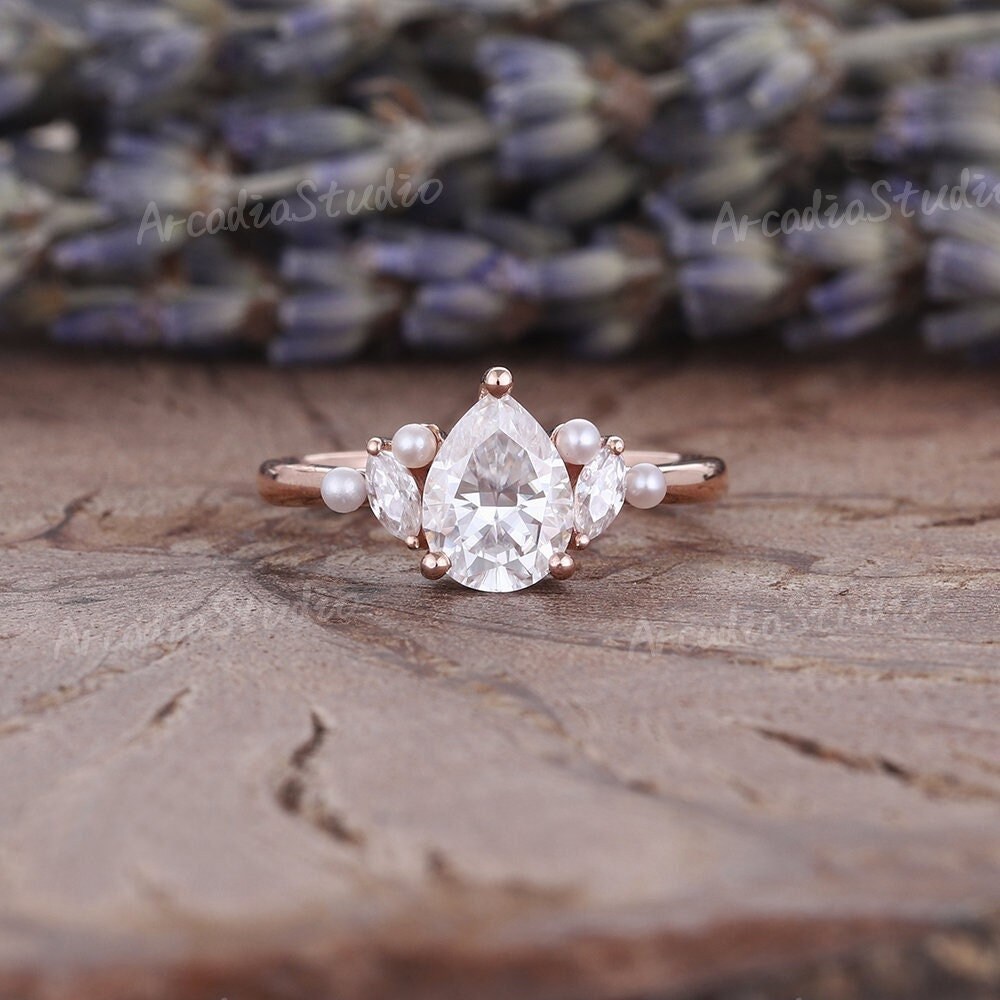 Einzigartiger Pear Moissanit Verlobungsring Vintage Marquise Cluster Braut Versprechensring Zierliche Perle Jahrestag Geschenk An Sie von ArcadiastudioUS