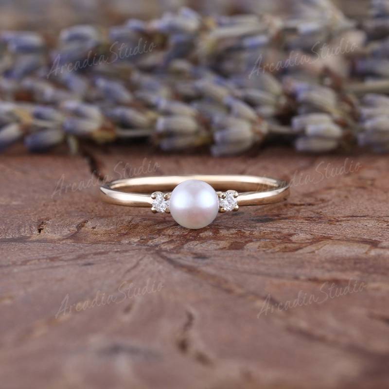 Einzigartige Perle Verlobungsring Gelbgold Akoya Hochzeit Ring Vintage Block Moissanite Juni Birthstone Braut Versprechen von ArcadiastudioUS