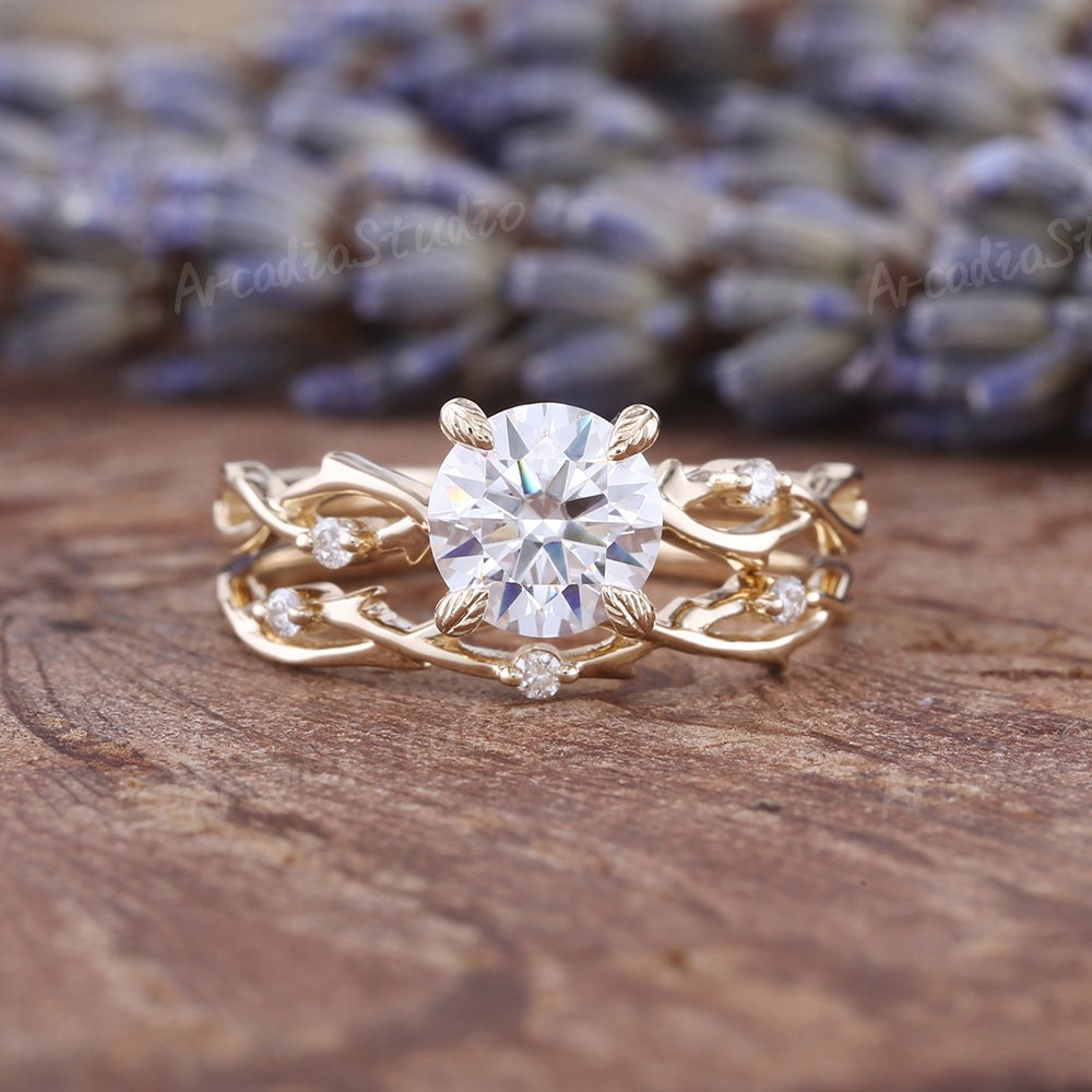 Zweig Moissanite Verlobungsring Set Rundschliff Gelb Gold Ring Vintage Diamant Twisted Frauen Blatt Versprechen von ArcadiastudioUS