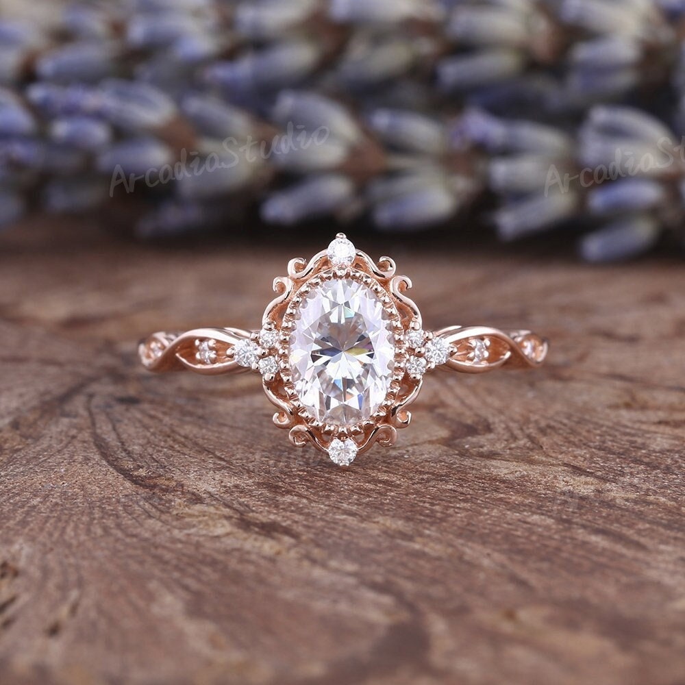 Vintage Moissanite Verlobungsring Unikat Oval Cut Cluster Diamant Ehering Rose Gold Art Deco Floral Braut Versprechen Ring Milgrain von ArcadiastudioUS