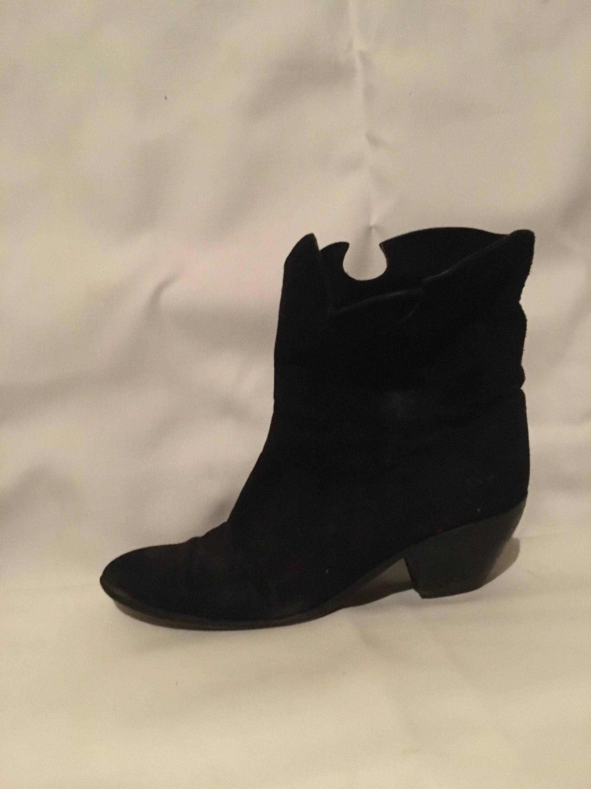 Süße Schwarze Stiefel Gr. 7 Süße Schwarze Stiefel Gr. 7 von ArchAccessories
