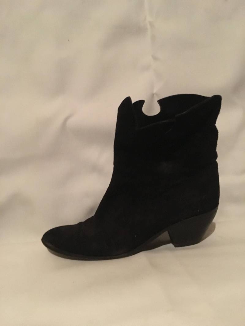 Süße Schwarze Stiefel Gr. 7 Süße Schwarze Stiefel Gr. 7 von ArchAccessories