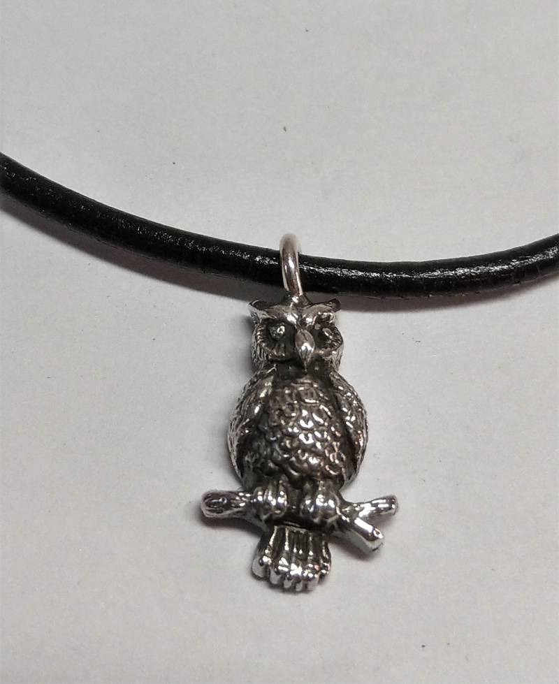 Athenas Eule Anhänger Oxidierte Silberkette, Waldschmuck von ArchersJewellery