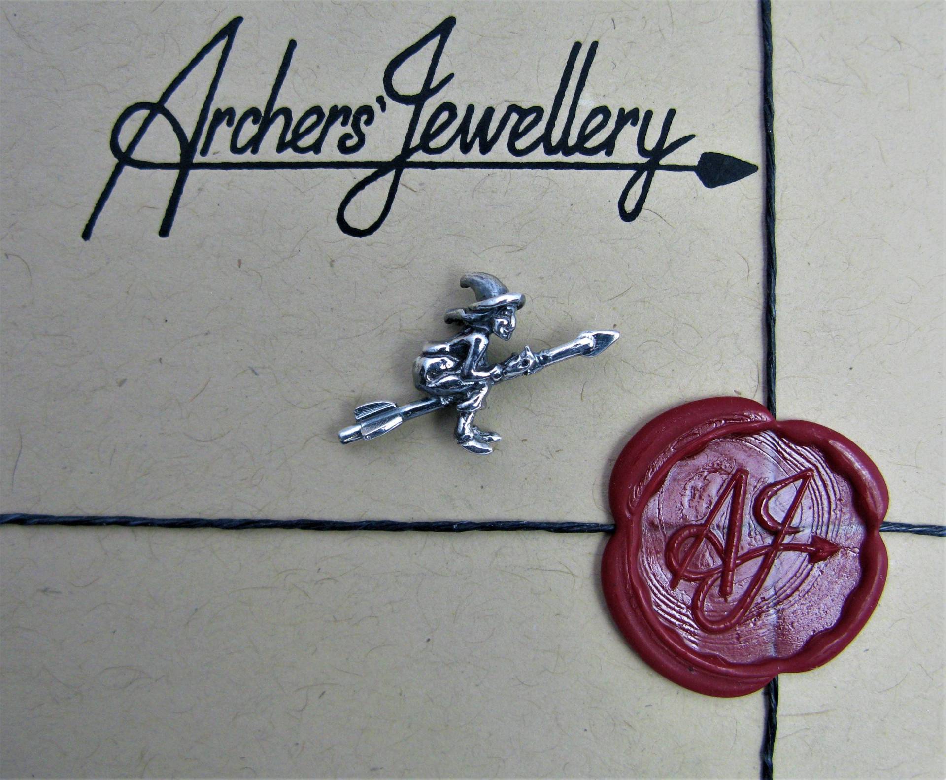 Silber Hexe Pin Anstecker Halloween Bogenschießen Schmuck von ArchersJewellery