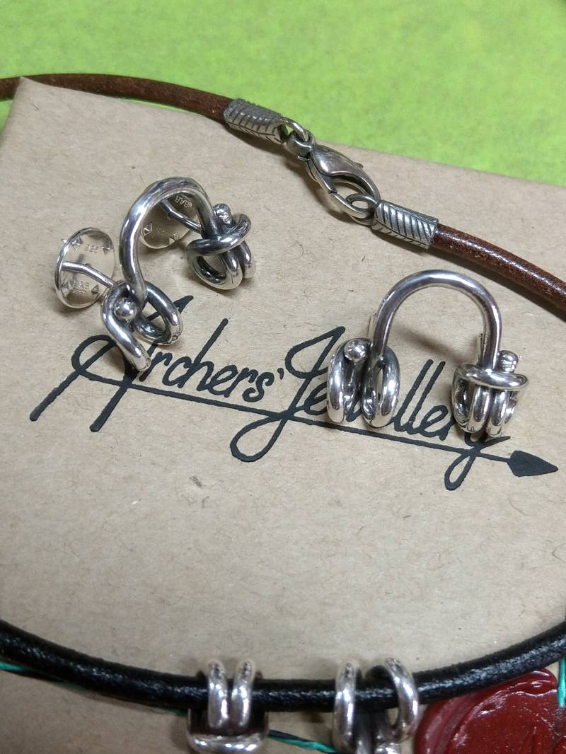 sterling Silber D Loop Pin Abzeichen Zusammengesetzter Bogen Schmuck von ArchersJewellery