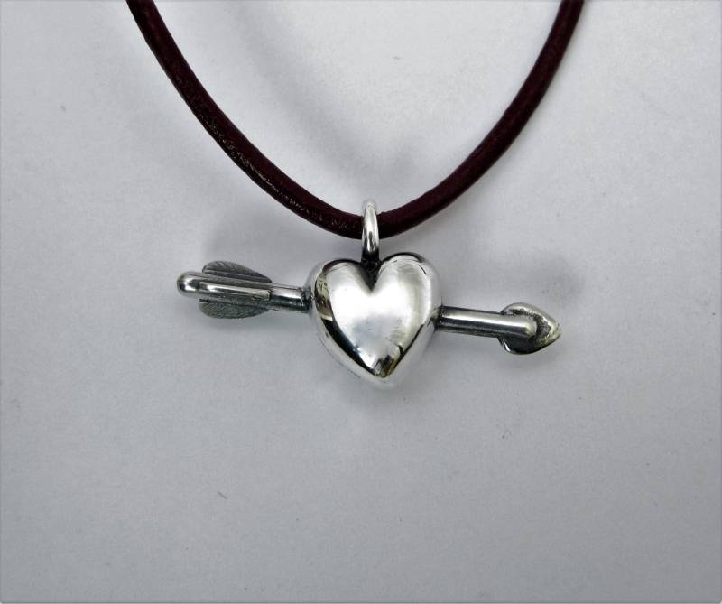 sterling Silber Pfeil Durch Herz Anhänger - Bogenschießen Schmuck von ArchersJewellery