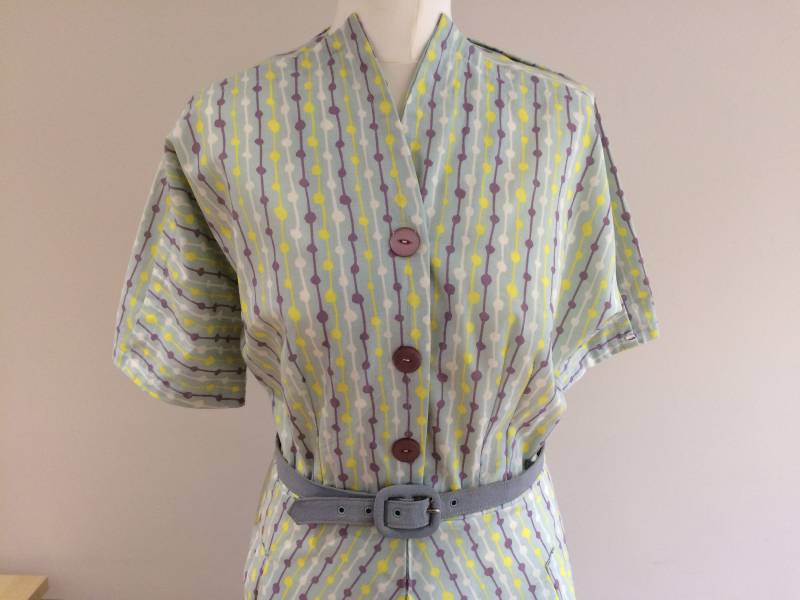 Brandneues 50Er Jahre Kleid Aus Vogue-Muster Brandneues 50Er Jahre Kleid Aus Vogue-Muster von ArchieTiggs