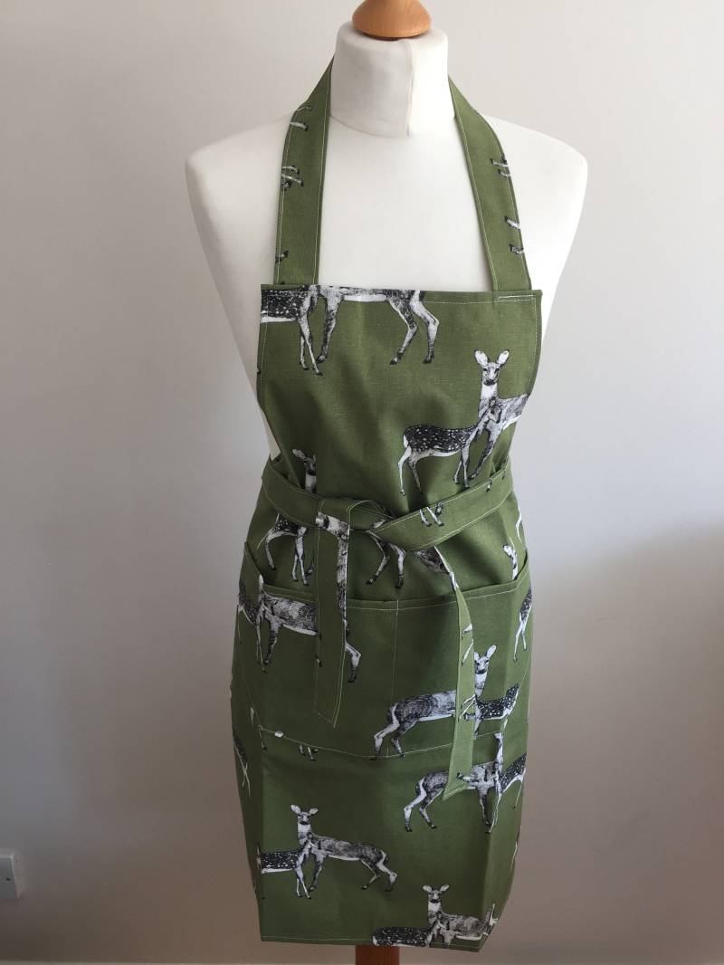 Schürze Für Erwachsene - Woodland Deer von ArchieTiggs