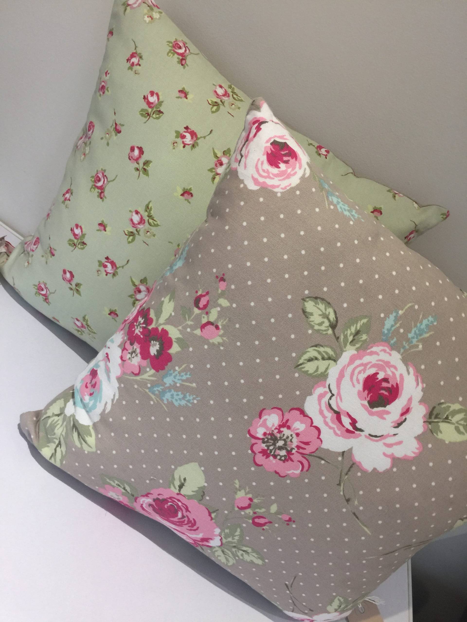 Shabby Chic Clarke Und Stoffe Kissenhülle Shabby Chic Clarke Und Stoffe Kissenhülle von ArchieTiggs