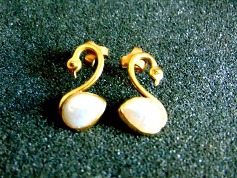 18K Gold Schwan Ohrringe Vintage Handwerker Perlenschmuck von ArchipelagosBreeze