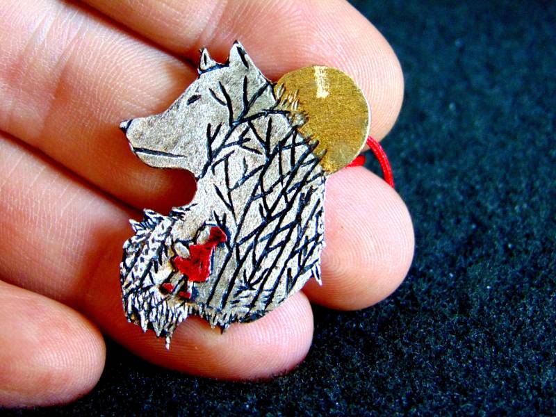 Rotkäppchen-Halskette Sterlingsilber-Emaille-Märchen-Anhänger von ArchipelagosBreeze