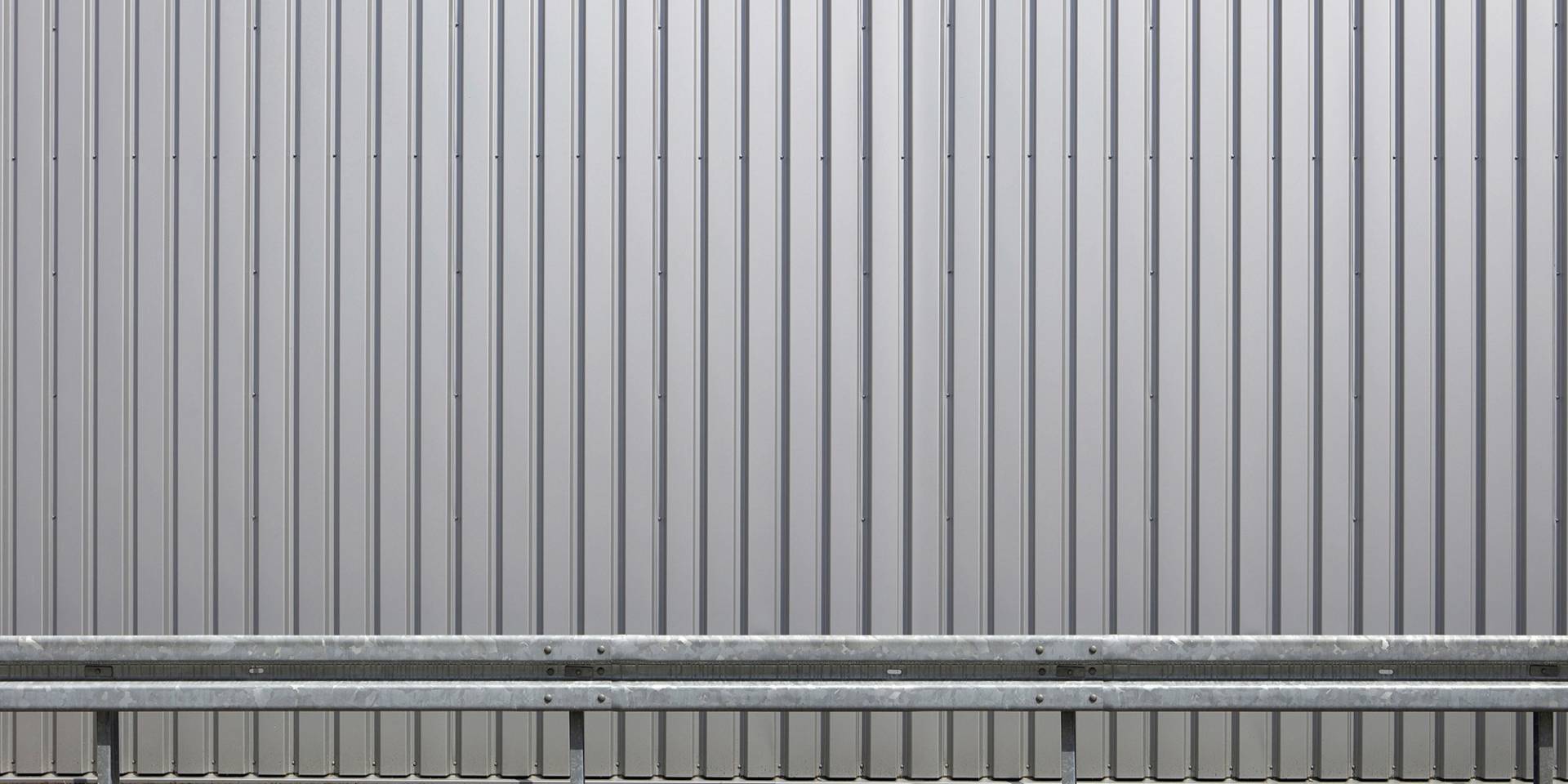 Architects Paper Fototapete "Iron Wall Silver" Vlies, Wand, Schräge von Architects Paper