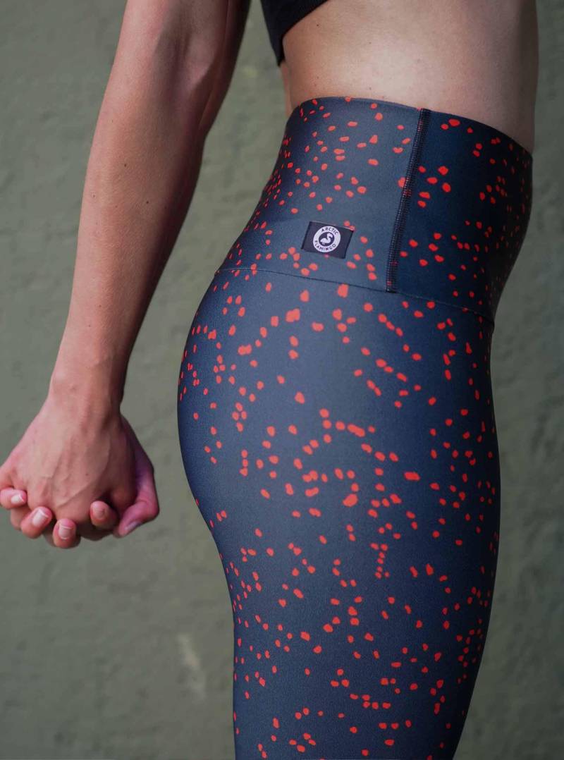 Schwarze Yoga Leggings Mit Rote Punkte/Nachhaltige Hoher Taille Made in Germany von ArcticFlamingo