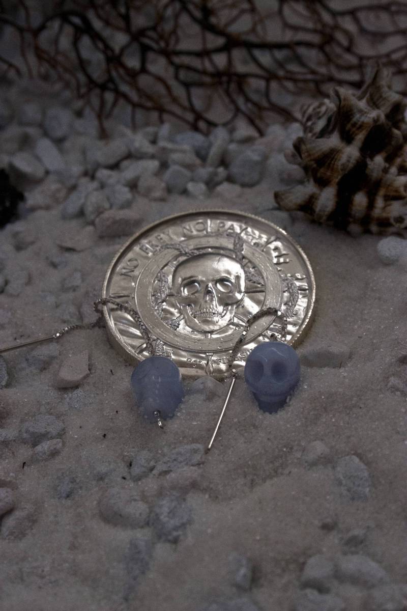 Halloween Ohrringe, Schädel Ohr Threader, Piraten Meerjungfrau Schmuck, Geschnitzte Stein Threader Halloween Ohrringe, Schädel Ohr Threader, Piraten Meerjungfrau Schmuck, Geschnitzte Stein Threader von ArcticMermaidAlaska