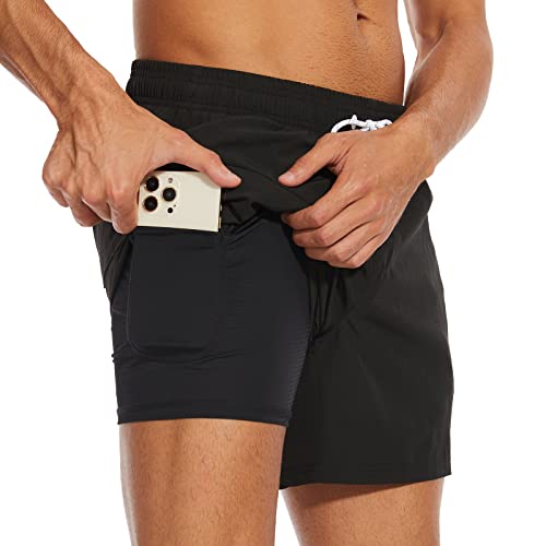 Arcweg Herren Badehose Badeshorts mit Kompression Liner 2 in 1 lässige Swim Shorts Kurz 5.5" Schnelltrocknend Boardshorts Strandshort mit Reißverschlusstasche Schwarz 2XL（EU） von Arcweg