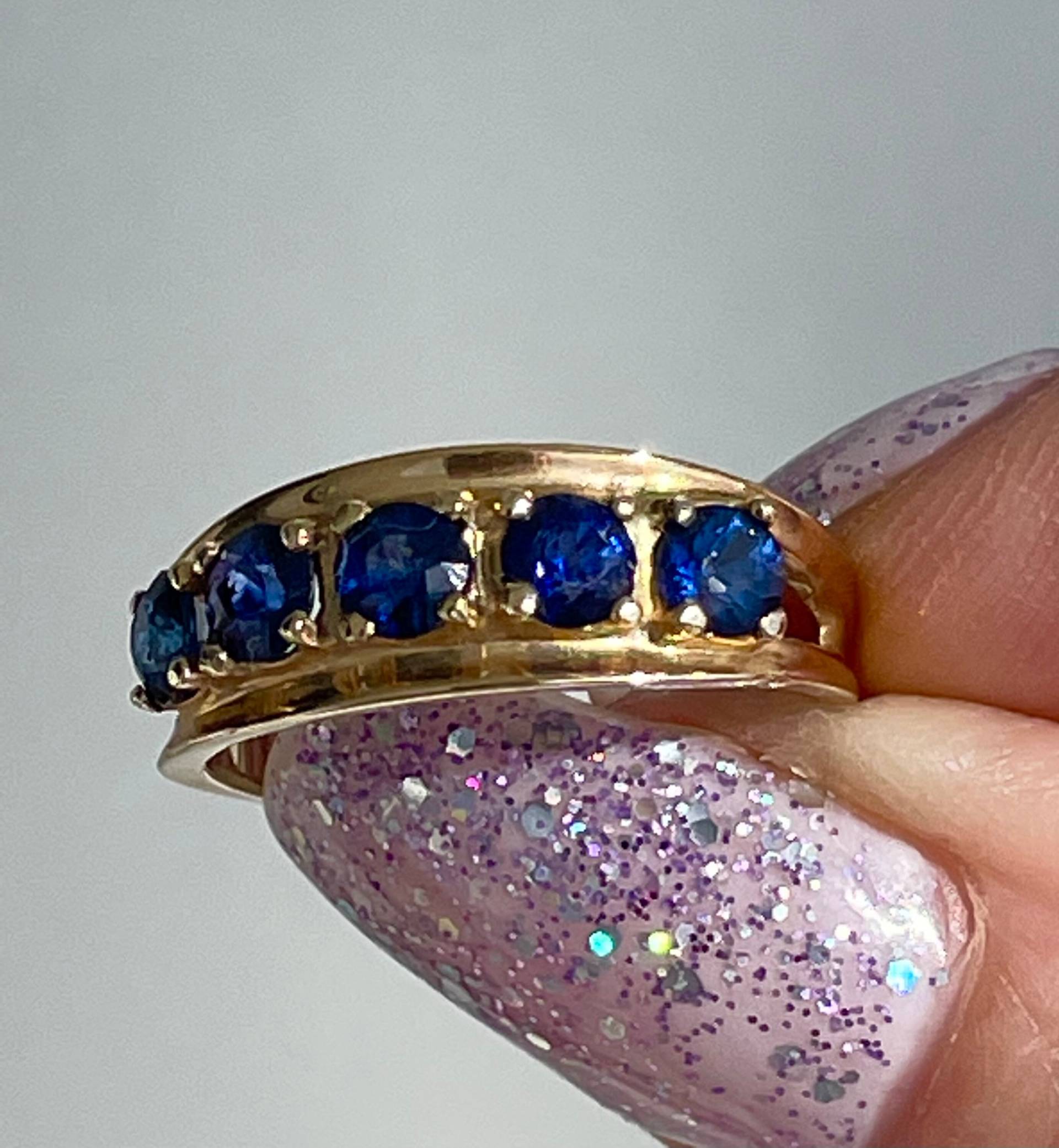 Frecher Saphir Ring Frecher Saphir Ring von Arenagemtones