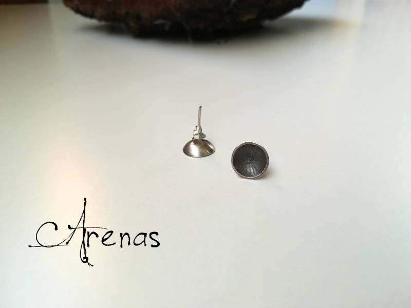 Alte Silberne Boho-Ohrringe - Geklebte Ohrringe Punkte Alte Gealterte Miniatur Alte Silberne Boho-Ohrringe - Geklebte Ohrringe Punkte Alte Gealterte Miniatur von ArenasArtesanias