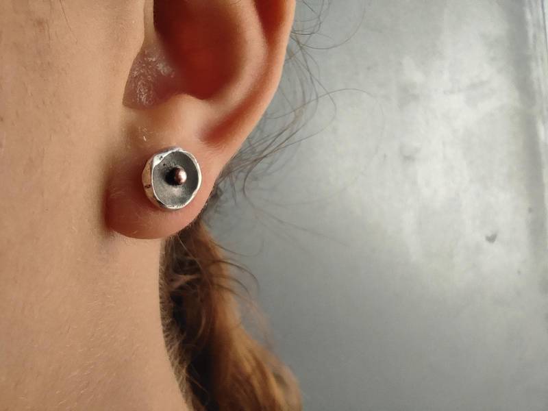 Kupfer-Silberohrringe - Geklebte Ohrringe Silberpunkte Alte Silberohrringe Punkte Kleine Silber Und Kupfer Kupfer-Silberohrringe - Geklebte Ohrringe Silberpunkte Alte Silberohrringe Punkte Kleine Silber Und Kupfer von ArenasArtesanias