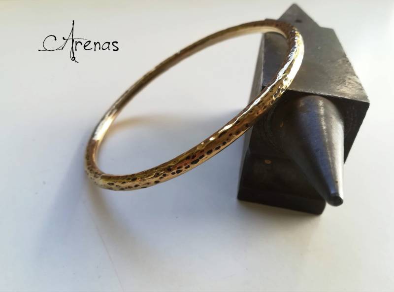 starres Messingarmband - Massives Armband Mit Hammerschlagstruktur von ArenasArtesanias