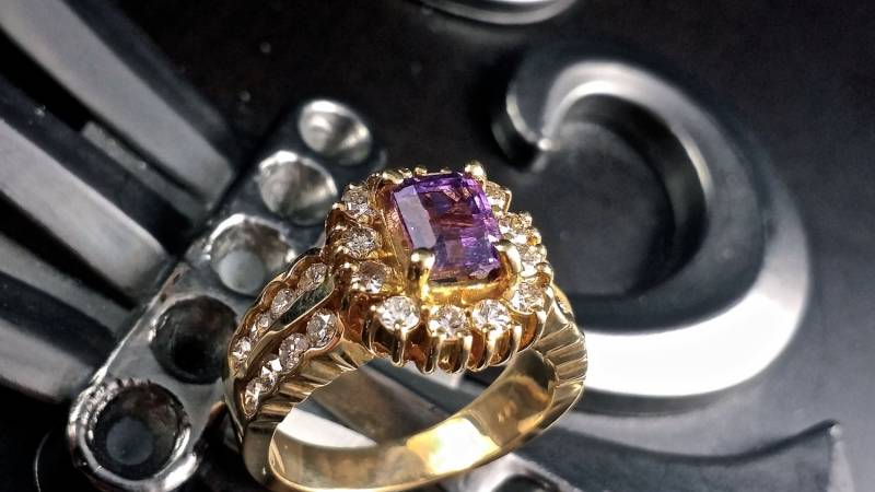 14 K Vintage Amethyst Ring Mit Diamanten, .86 Carat Stein von ArevGold