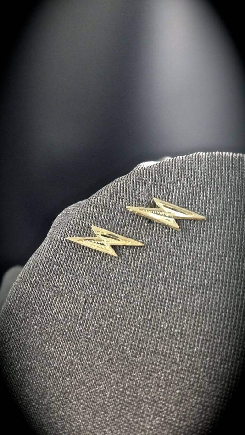 14K Gold Blitz Ohrringe Diamantschliff Ohrstecker von ArevGold