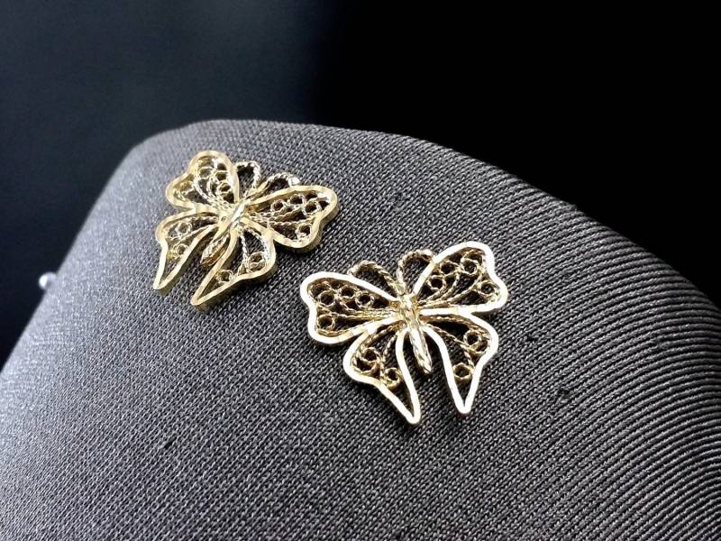 14K Gold Filigrane Schmetterling Post Ohrringe von ArevGold
