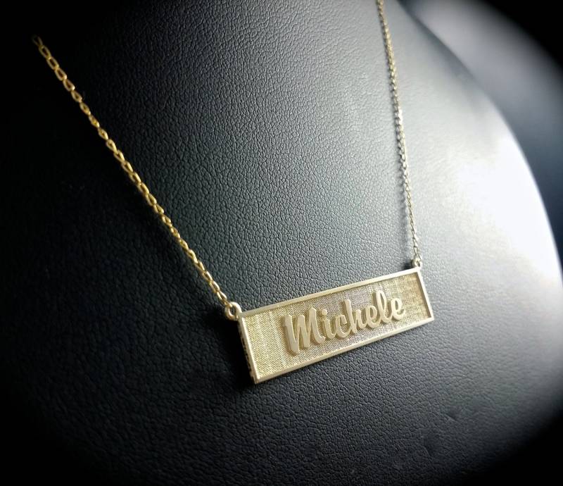 14K Gold Personalisierte Name Bar Halskette Benutzerdefinierte Namensschild von ArevGold