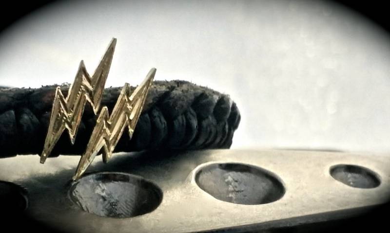 14K Lightning Bolt Ohrring, M1 Thunder von ArevGold