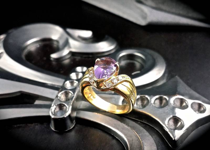 14K Vintage Birnen-Amethyst-Ring Mit Diamant-Akzenten von ArevGold