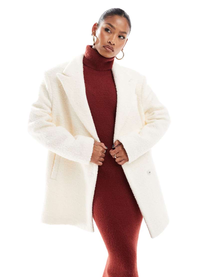 Aria Cove - Eleganter Oversize-Blazer aus Bouclé in Creme-Weiß von Aria Cove