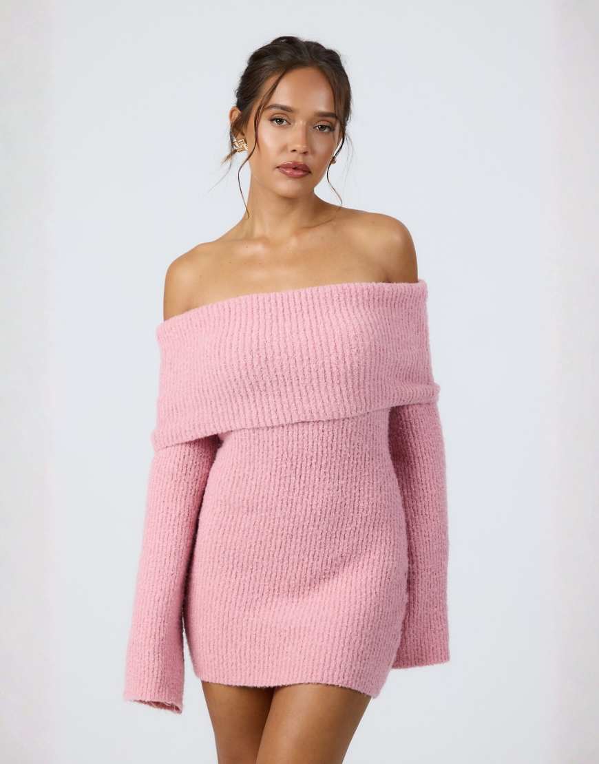 Aria Cove - Gestricktes Mini-Pulloverkleid in Rosa mit Carmen-Ausschnitt von Aria Cove