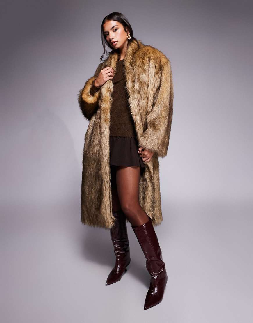Aria Cove - Kragenloser Longline-Mantel aus farblich abgesetztem Kunstpelz in Braun mit Oversize-Schnitt-Brown Aria Cove - Kragenloser Longline-Mantel aus farblich abgesetztem Kunstpelz in Braun mit Oversize-Schnitt-Brown von Aria Cove