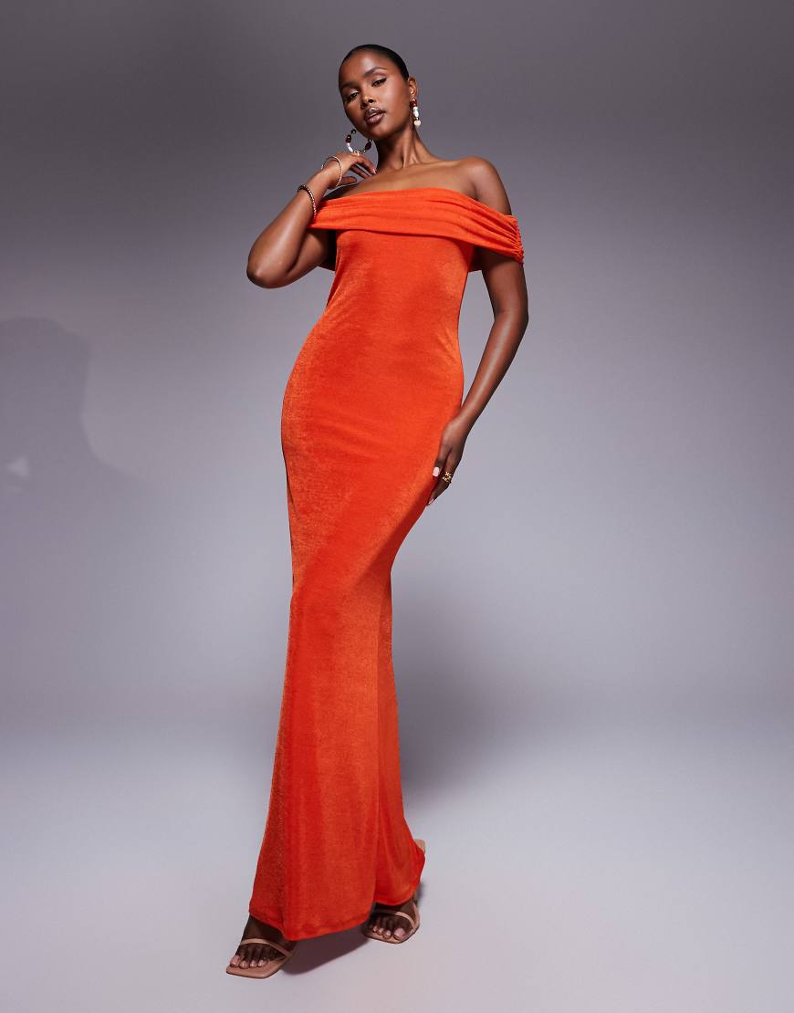 Aria Cove - Strukturiertes, figurbetontes Bodycon-Maxikleid in Orange mit Raffung und Carmen-Ausschnitt Aria Cove - Strukturiertes, figurbetontes Bodycon-Maxikleid in Orange mit Raffung und Carmen-Ausschnitt von Aria Cove