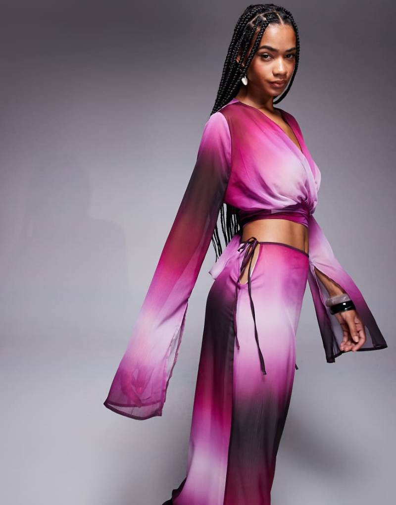 Aria Cove - Wickel-Strandoberteil aus Chiffon in Lila mit Farbverlauf und geschlitzten Ärmeln, Kombiteil von Aria Cove