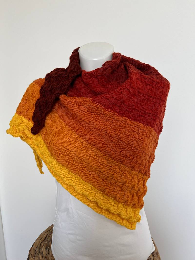 Handgestricktes Dreieckstuch von AriadnesEnkel