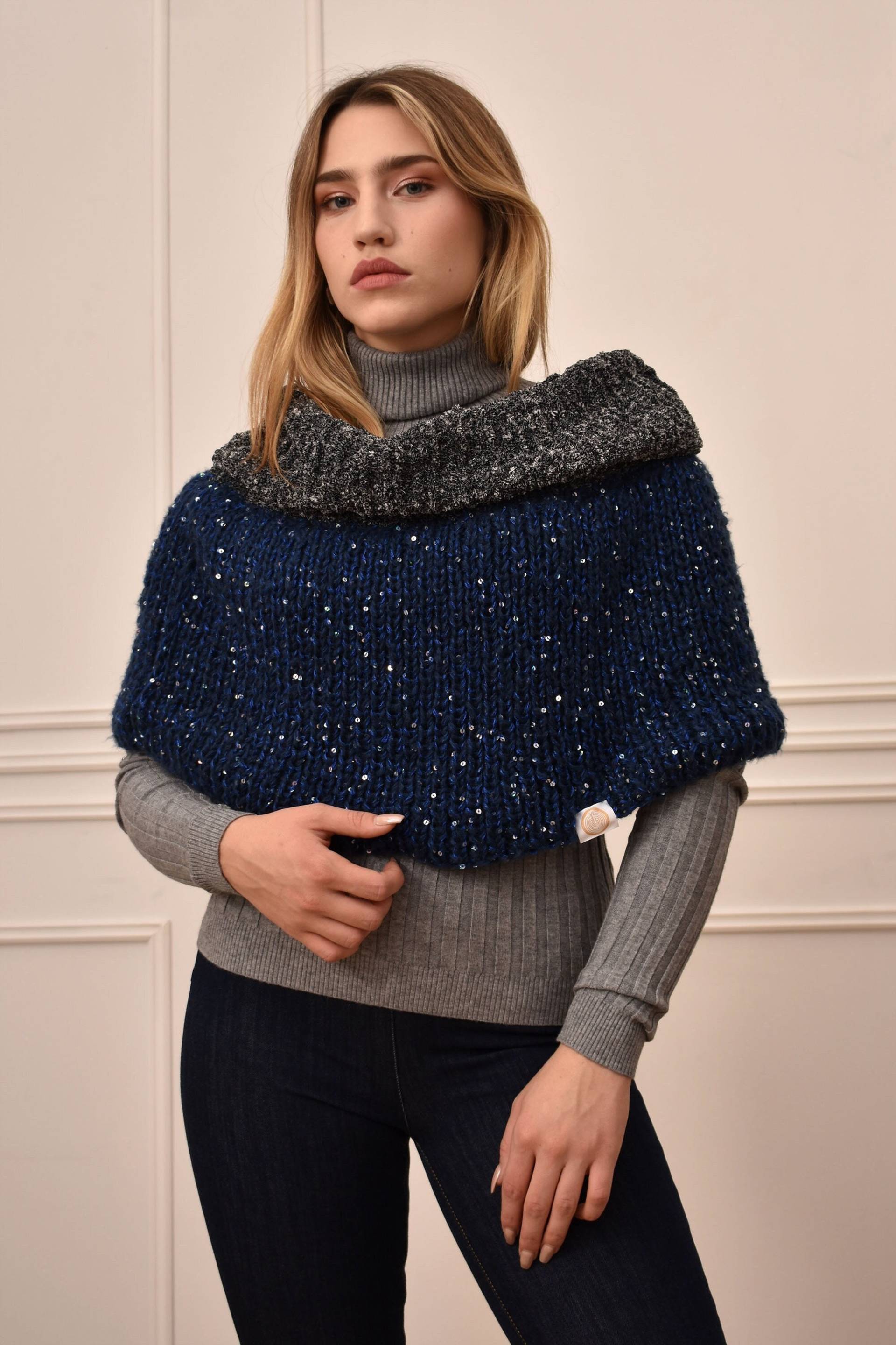 Poncho Gray-Navy With Sequins von AriadnesMitosHandmad