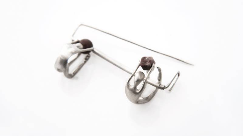 Swinging Nicole Und Nicolelås, By Ariadni Kypri Silber Brosche, Anstecknadel, Akrobaten_ Circus Collection von AriadniKypri