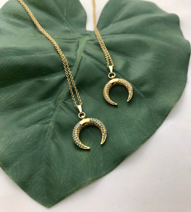 Pave Kristall Halbmond Anhänger Halskette von ArielSymoneJewelry