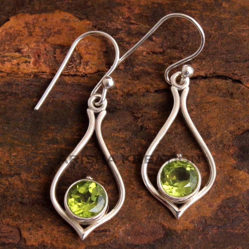 Handgemachte Sterling Silber Peridot Ohrringe von Arishasilverco