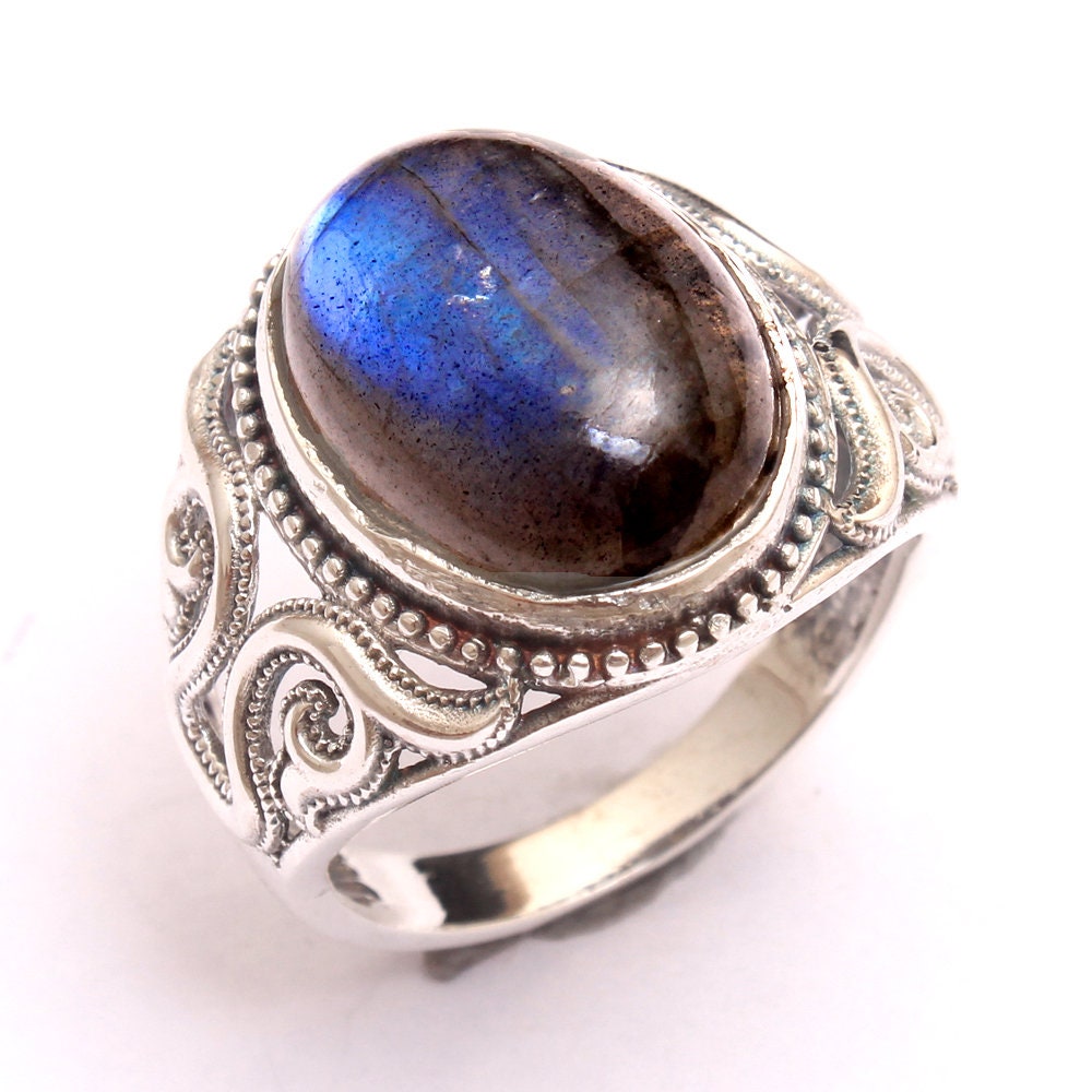Aaa-Feste Qualität Auffällige Blaue Labradorit Oval Form Edelstein Stilvolle Ring - 925 Sterling Silber Handgemachte Designer Größe Us 7 -Ar 4511 von Arishasilverco