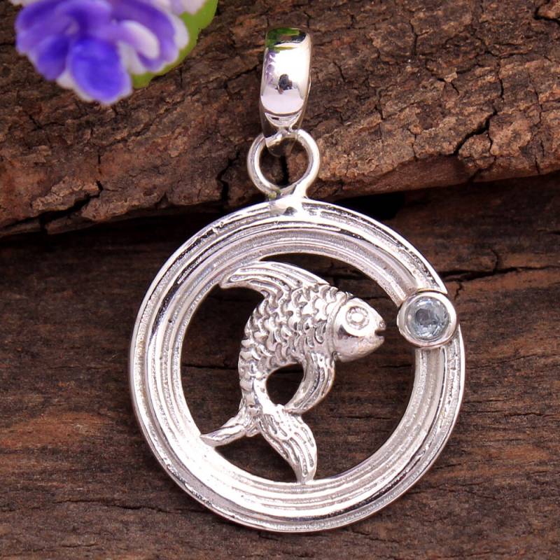 Blautopas Fisch Anhänger - Sterling Silber Edelstein Charm, Handgefertigt von Arishasilverco