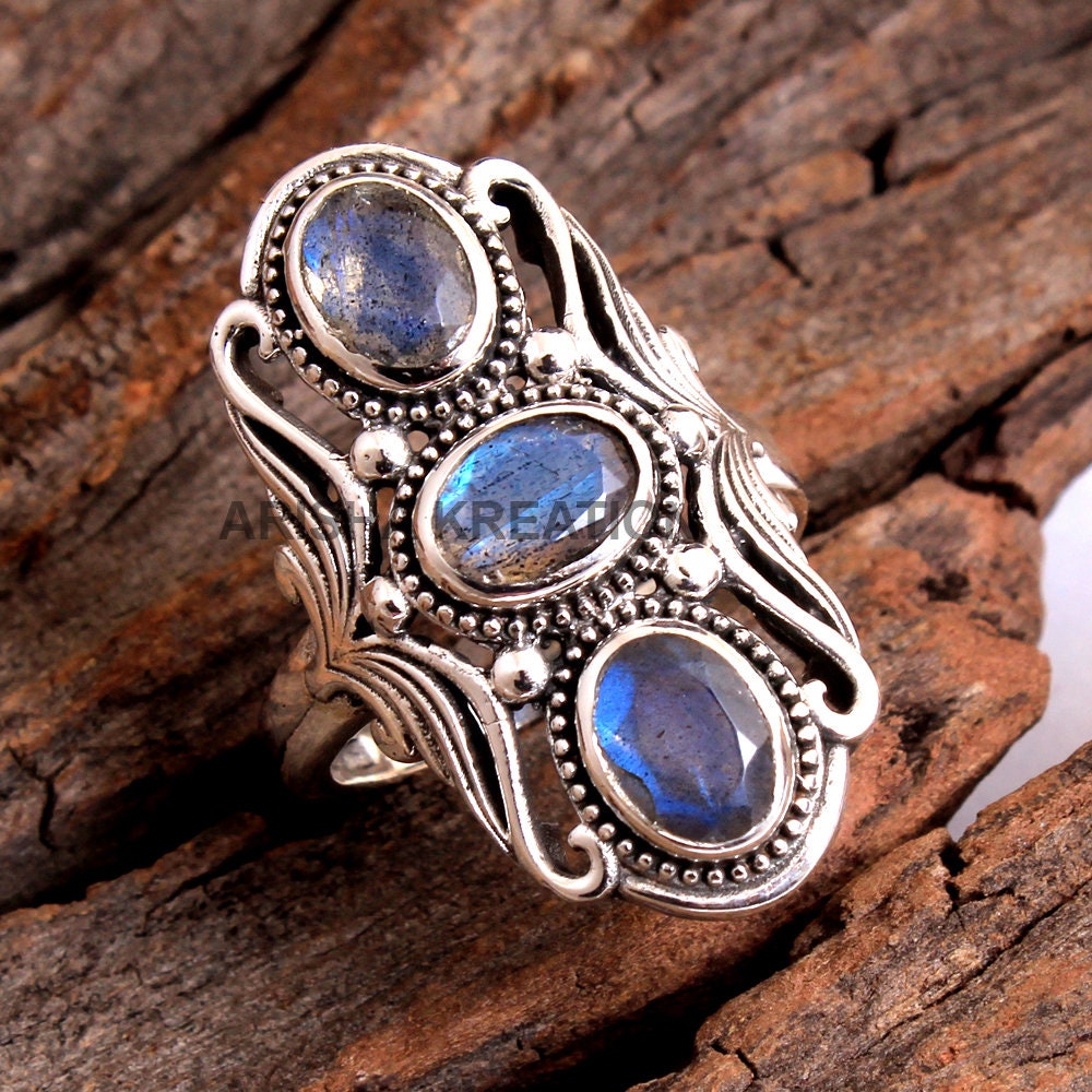 Eleganter Facettierter Labradorit Oval Form Edelstein Ring - 925 Sterling Silber Massiv Designer Handgemachter Schmuck Größe Us 7 Ar5581 von Arishasilverco