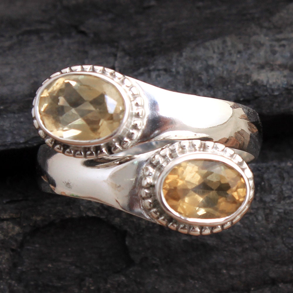 Handgefertigter Facettierter Citrin-Ring Ovaler Edelstein, 925 Sterling Silber von Arishasilverco