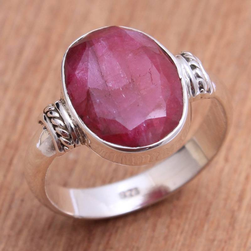 Facettierte Kashmir Rot Rubin Oval Edelstein Ring Stilvolle 925 Sterling Silber Schmuck Handmade Designer Größe Us All Size Jewelry-Ar4162 von Arishasilverco