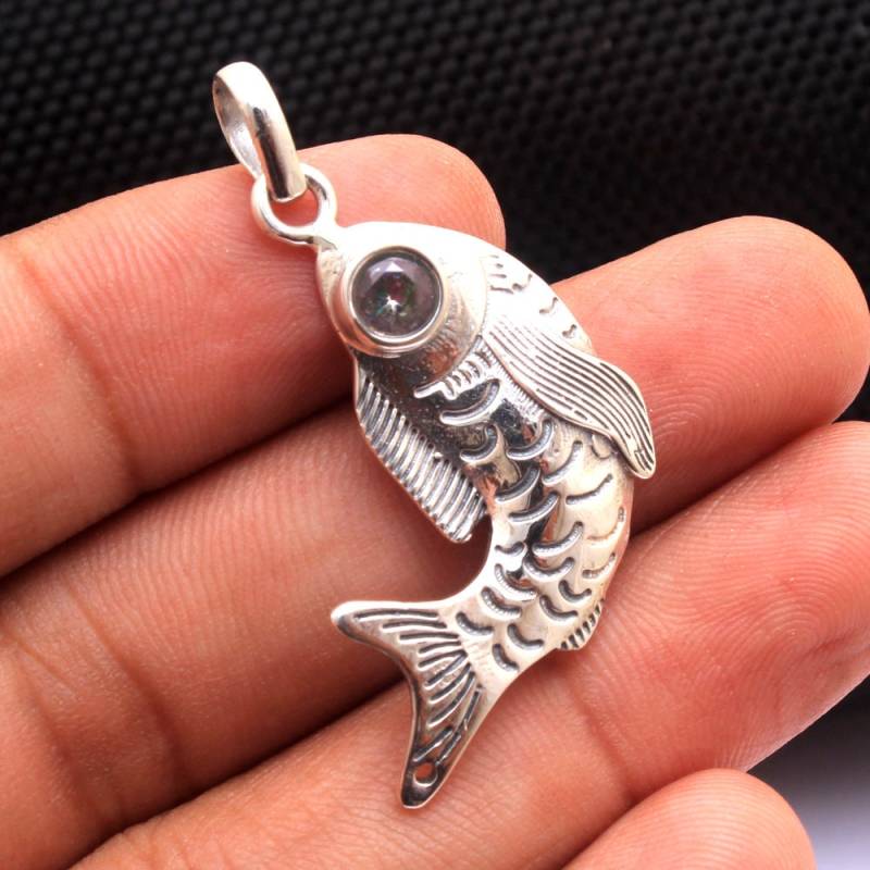 Handgefertigter Sterling Silber Mystic Topaz Fisch Anhänger - Designer Charm von Arishasilverco