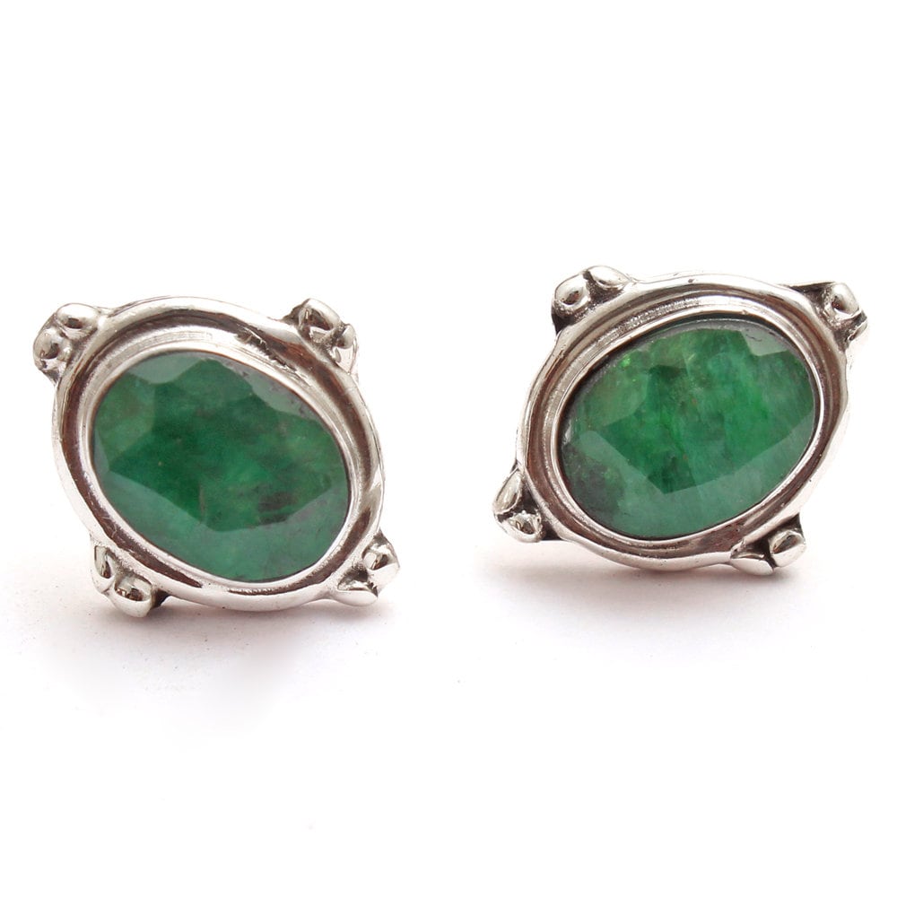 Handgemachte 925 Sterling Silber Labrador Smaragd Ohrstecker von Arishasilverco