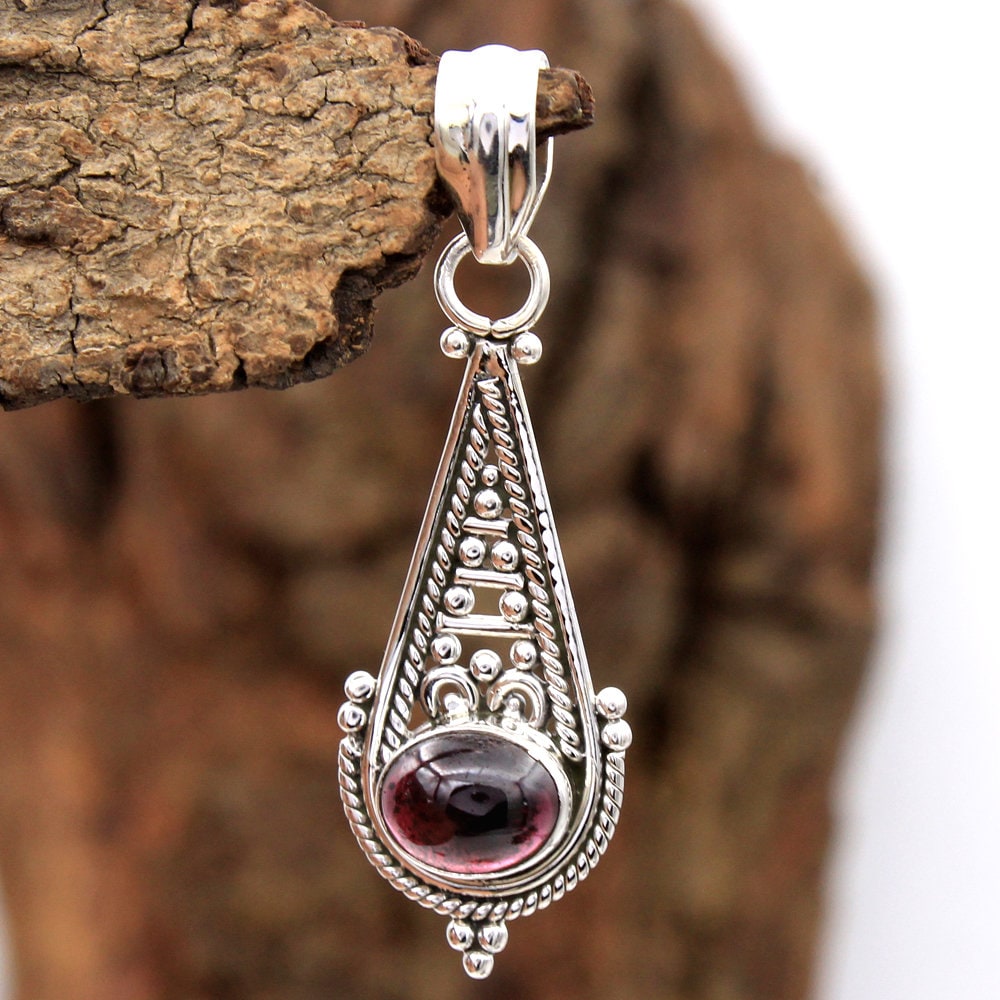 Handgemachte Oval Roter Granat Anhänger - Sterling Silber Charm Schmuck von Arishasilverco