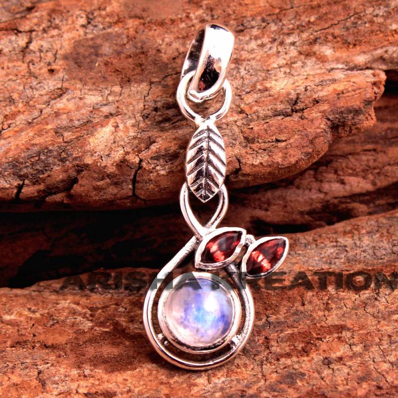 Handgemachte Sterling Silber Mondstein Granat Anhänger - Designer Schmuck von Arishasilverco