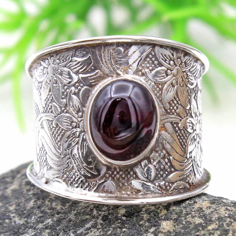 Oval Roter Granat Edelstein Band Ring -925 Sterling Silber Schmuck Frauen Us Größe 8 -Ar3194 von Arishasilverco