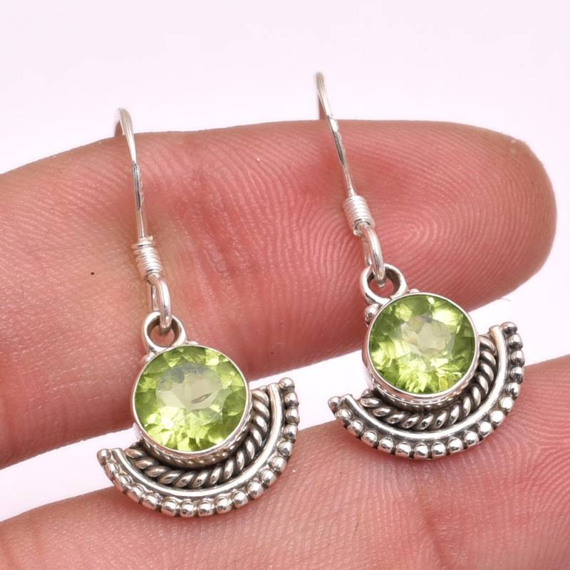 Peridot Edelstein Ohrringe Sterling Silber Boho Ohrhänger von Arishasilverco